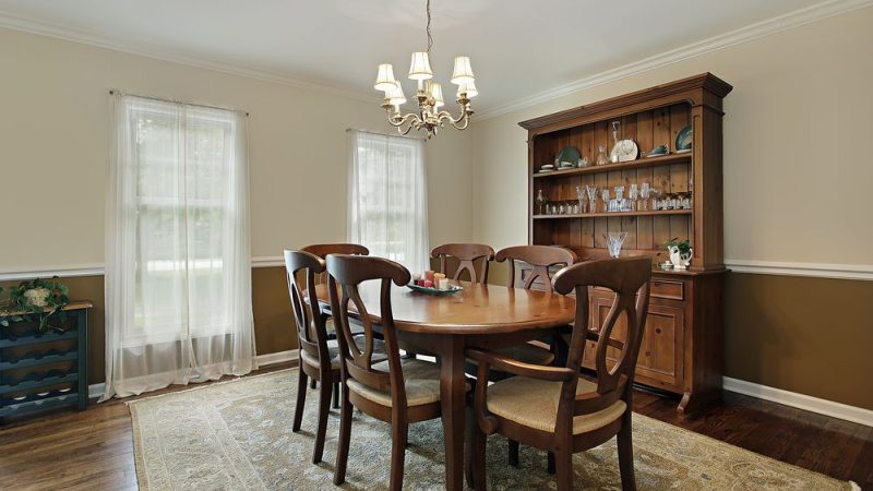 Mix and Match: Creative Dining Chair Ideas
